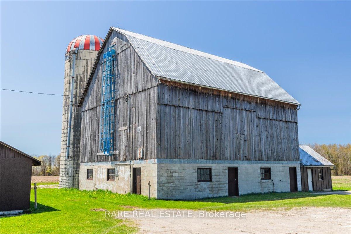 Photo 23 of 4268 Holler Road, Springwater, Rural Springwater — HOMEH