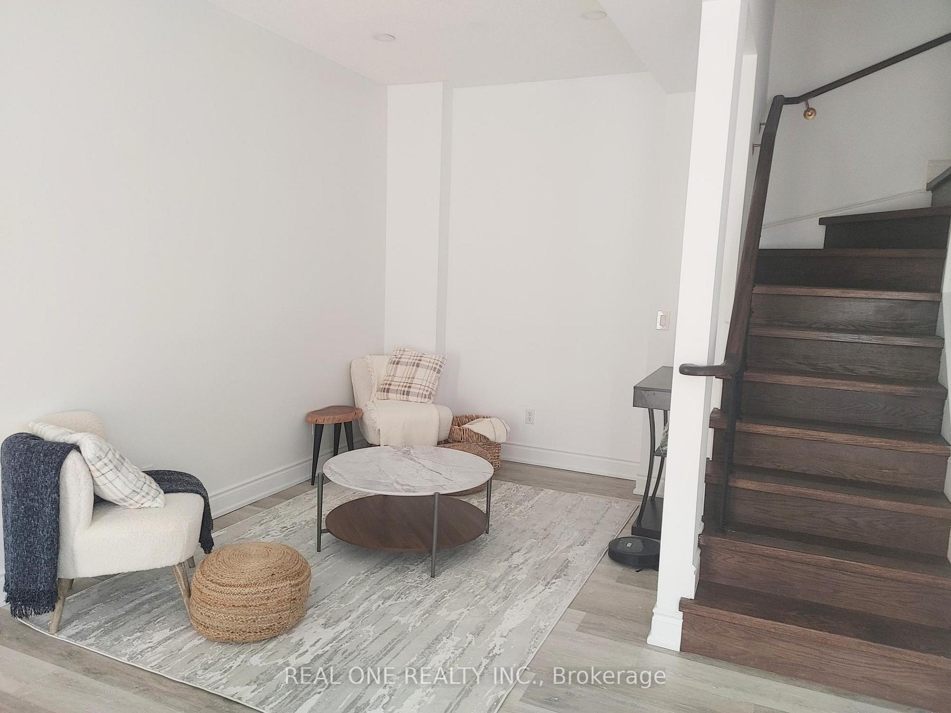 Photo 3 of Unit 13A, 12 St Moritz Way, Markham, Unionville — HOMEH