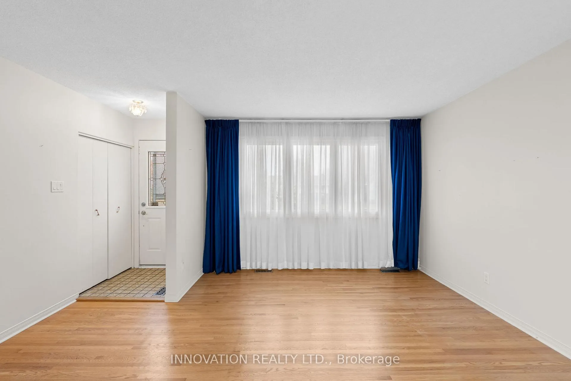 Photo 6 of 30 Oakview Avenue, Ottawa, Meadowlands/Crestview — HOMEH