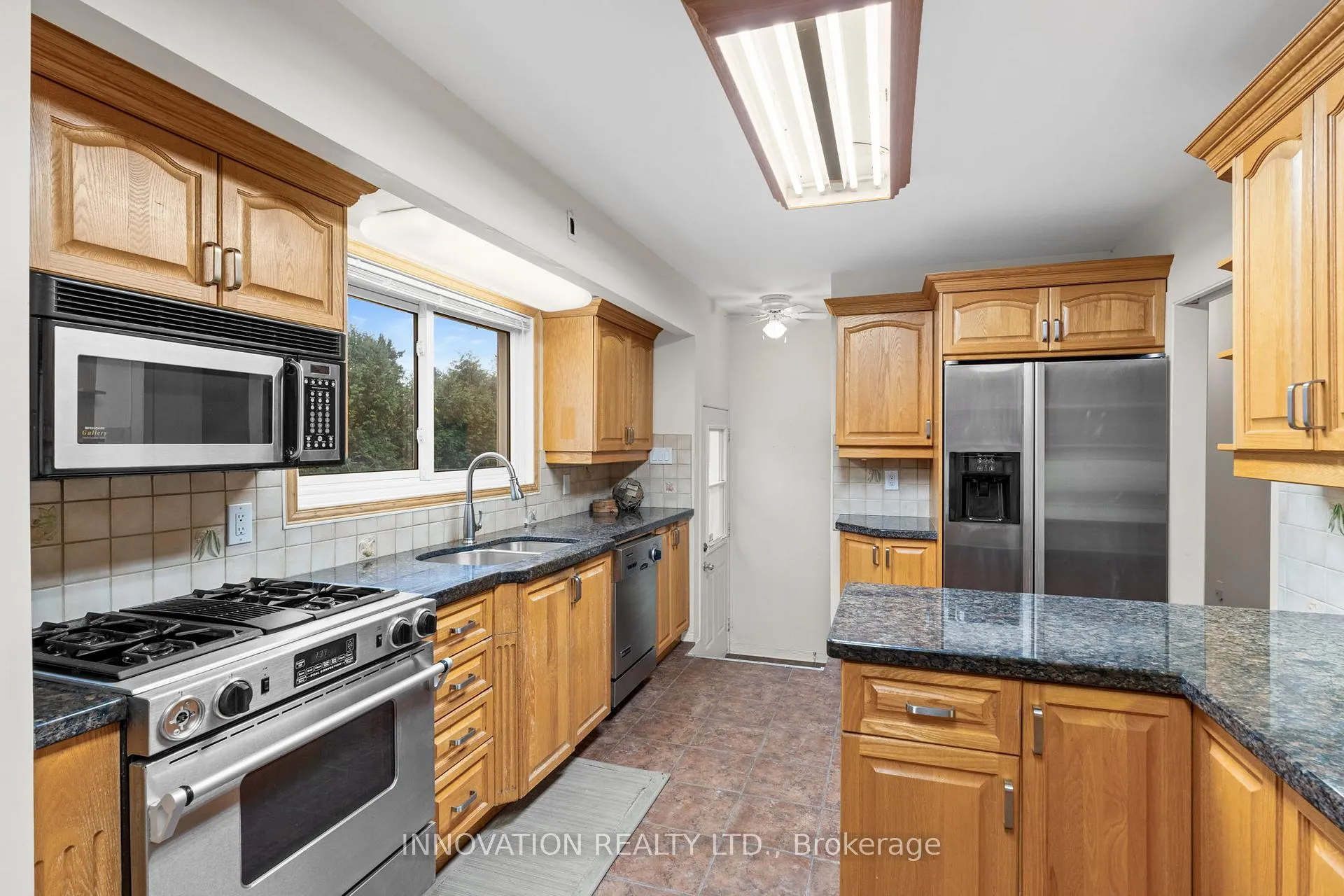 Photo 12 of 30 Oakview Avenue, Ottawa, Meadowlands/Crestview — HOMEH