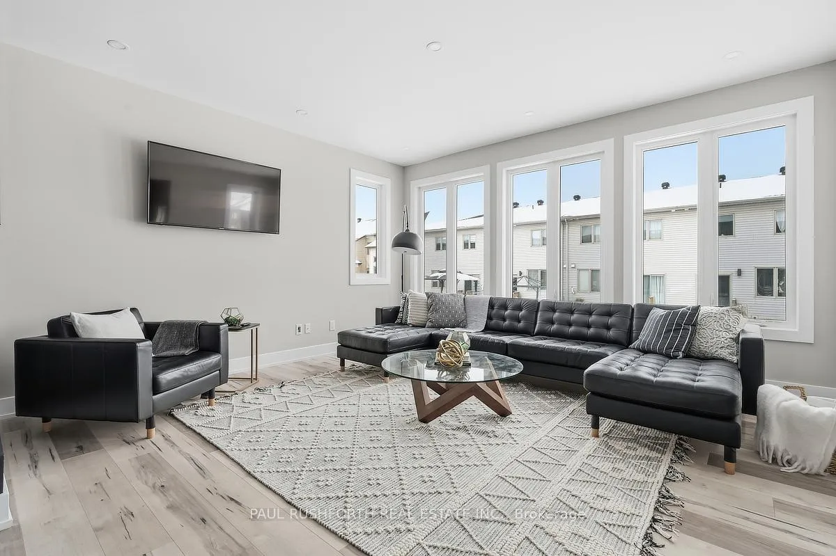 Photo 4 of 114 Dun Skipper Drive, Ottawa, Blossom Park/Kemp Park/Findlay Creek — HOMEH