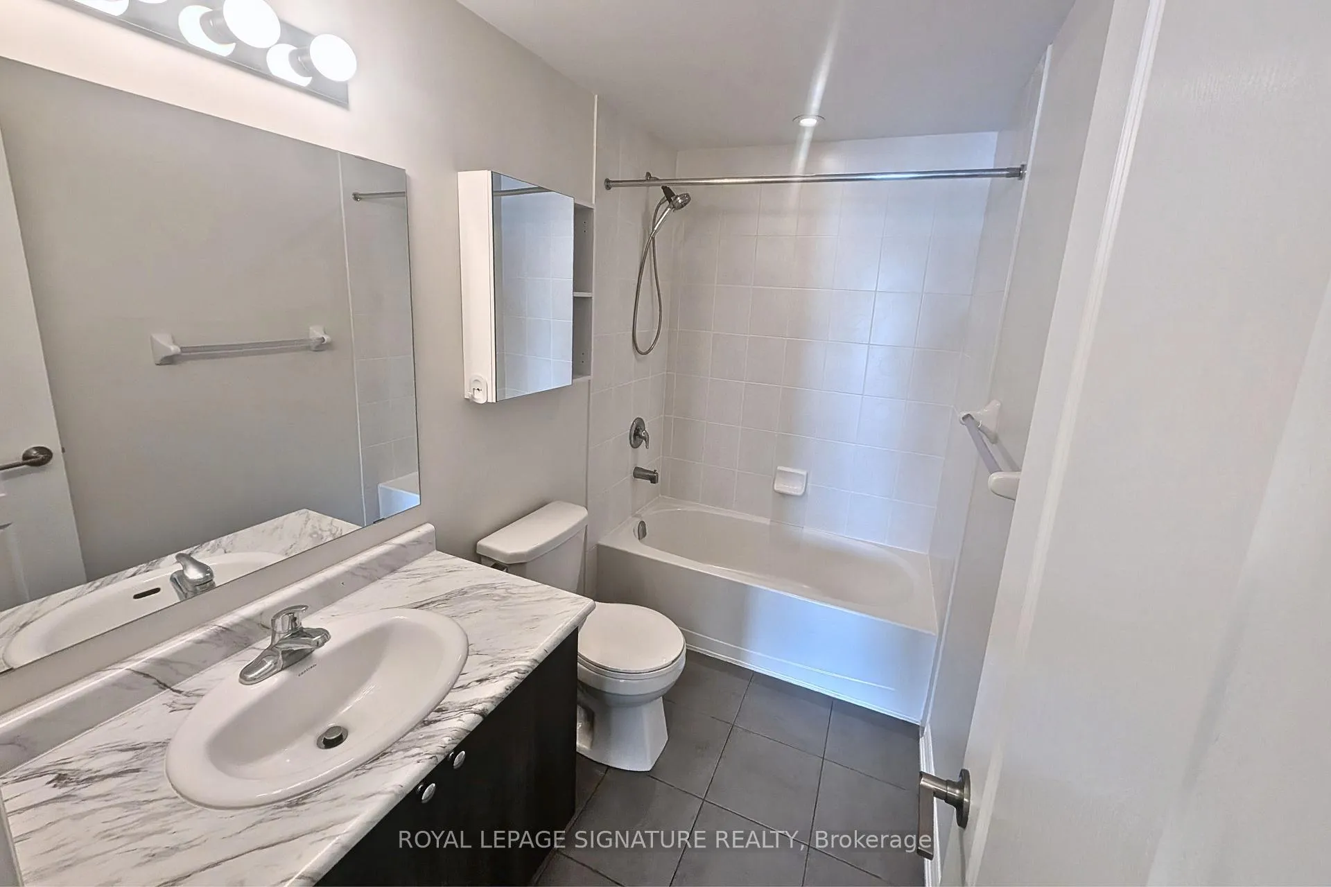 Photo 9 of Unit 305, 100 Dean Avenue, Barrie, Painswick South — HOMEH