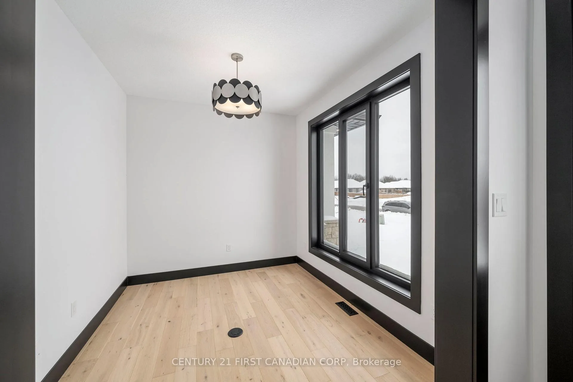Photo 5 of 263 Foxborough Place, Thames Centre, Thorndale — HOMEH