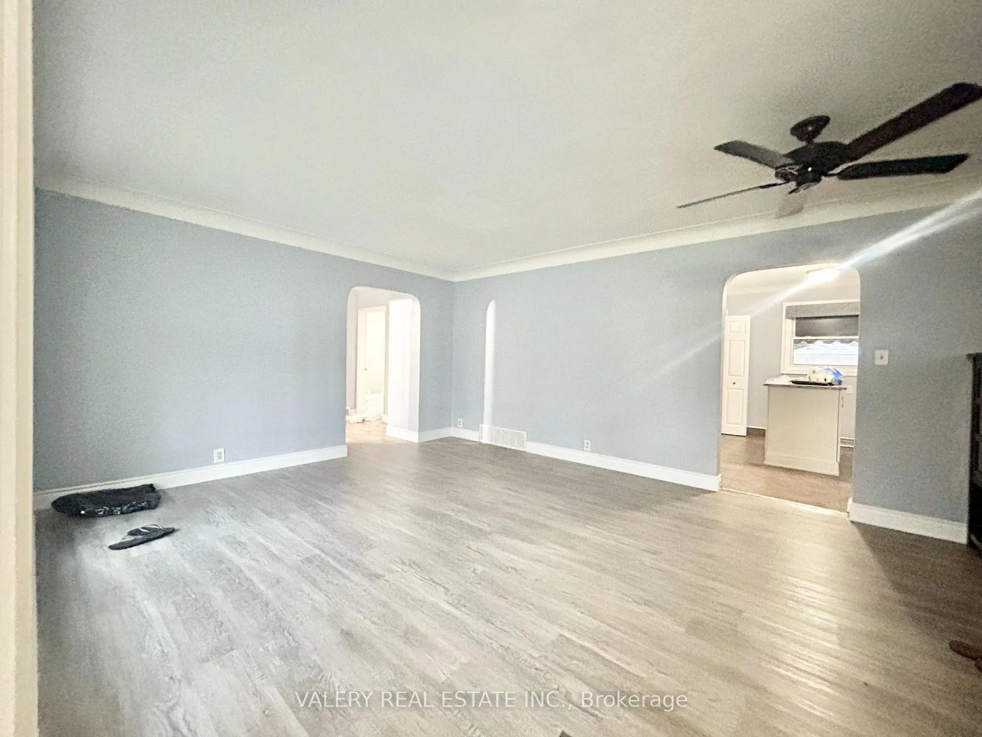 Photo 4 of Unit 1, 3843 Hillcrest Boulevard, Windsor — HOMEH