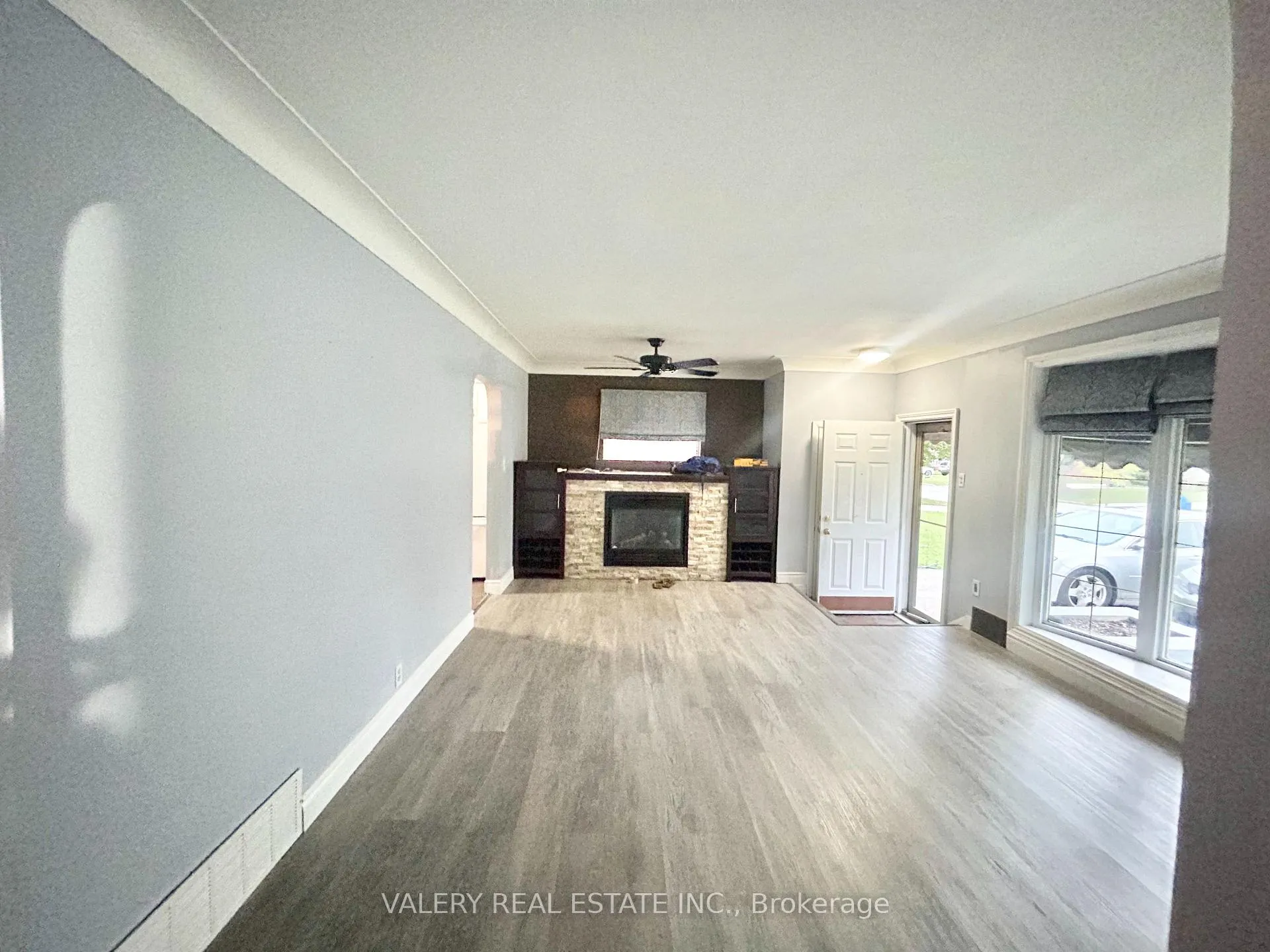 Photo 5 of Unit 1, 3843 Hillcrest Boulevard, Windsor — HOMEH