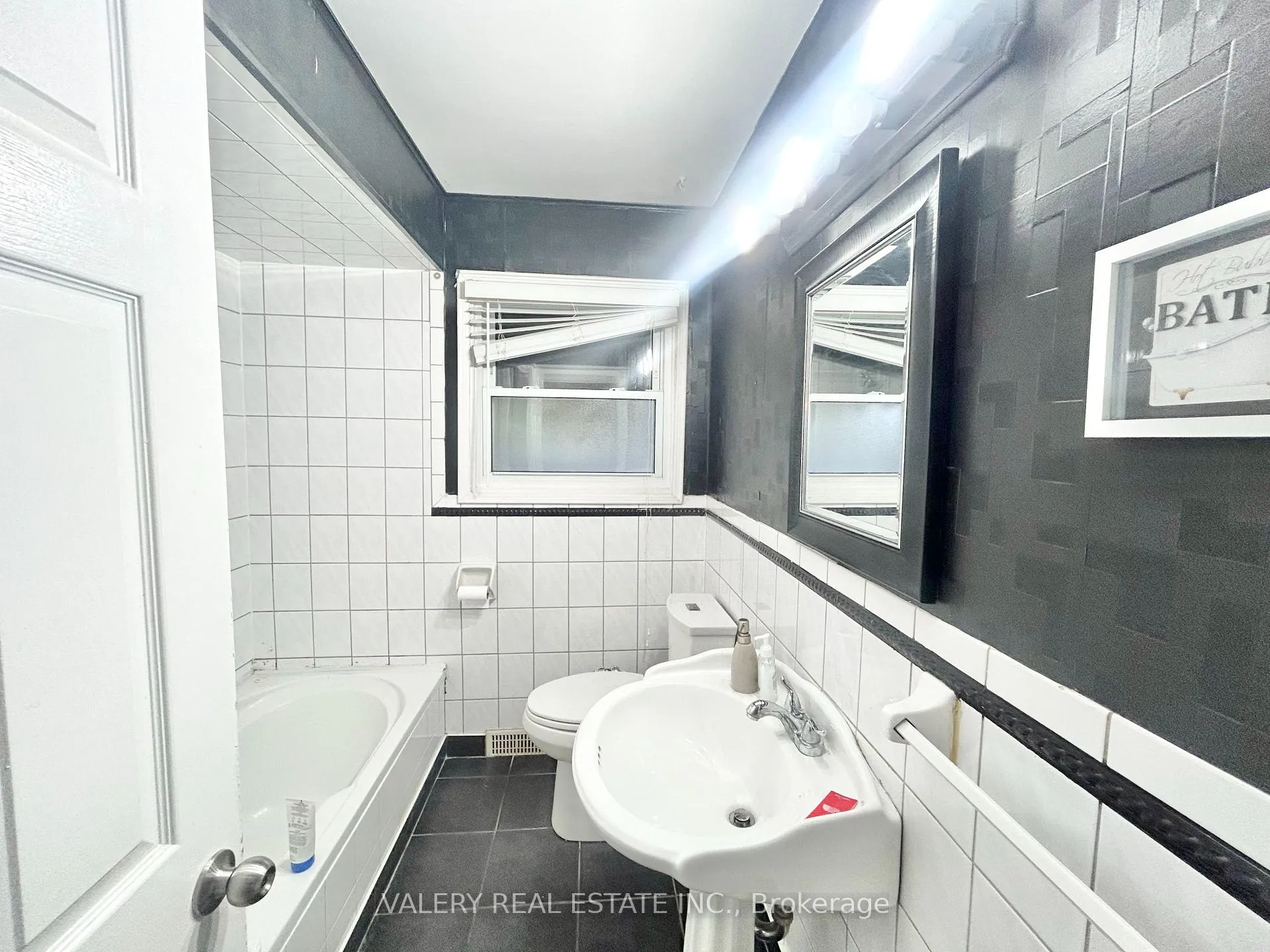 Photo 6 of Unit 1, 3843 Hillcrest Boulevard, Windsor — HOMEH