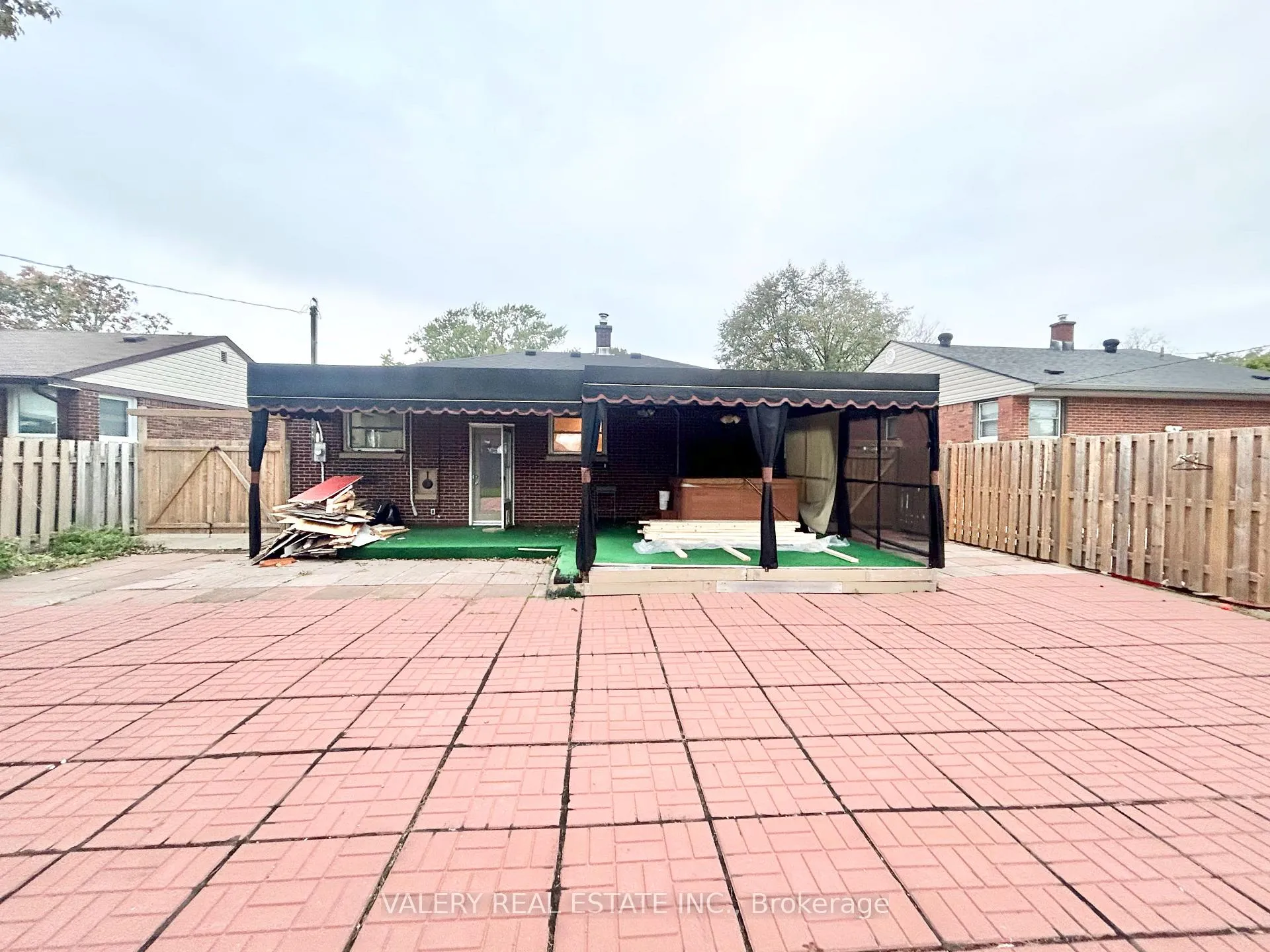 Photo 18 of Unit 1, 3843 Hillcrest Boulevard, Windsor — HOMEH