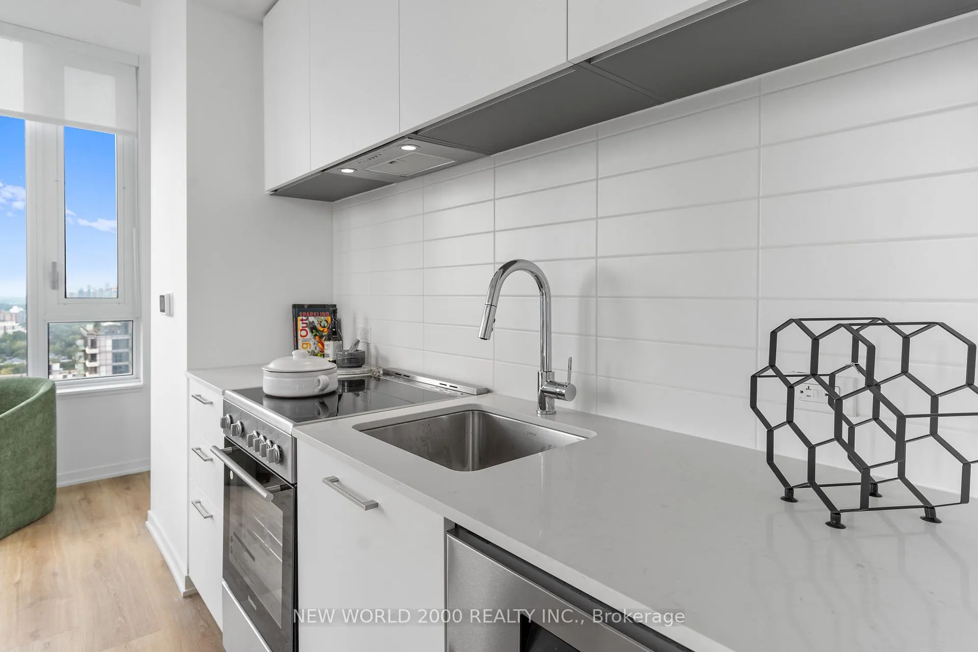 Photo 1 of Unit 2812, 101 Roehampton Avenue, Toronto, Mount Pleasant West — HOMEH