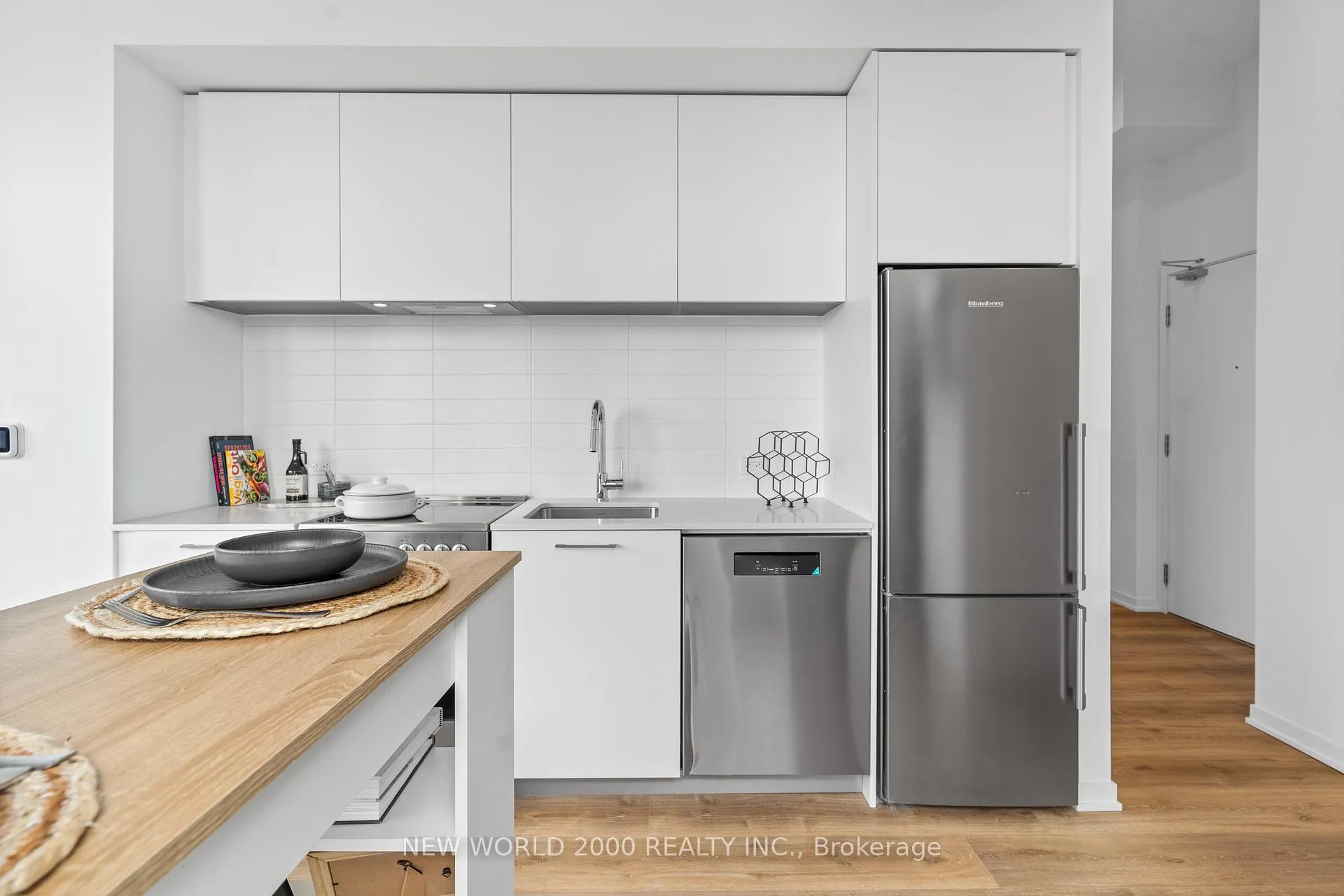 Photo 11 of Unit 2812, 101 Roehampton Avenue, Toronto, Mount Pleasant West — HOMEH