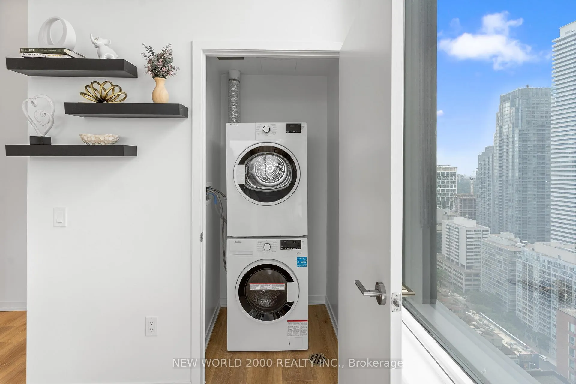 Photo 21 of Unit 2812, 101 Roehampton Avenue, Toronto, Mount Pleasant West — HOMEH