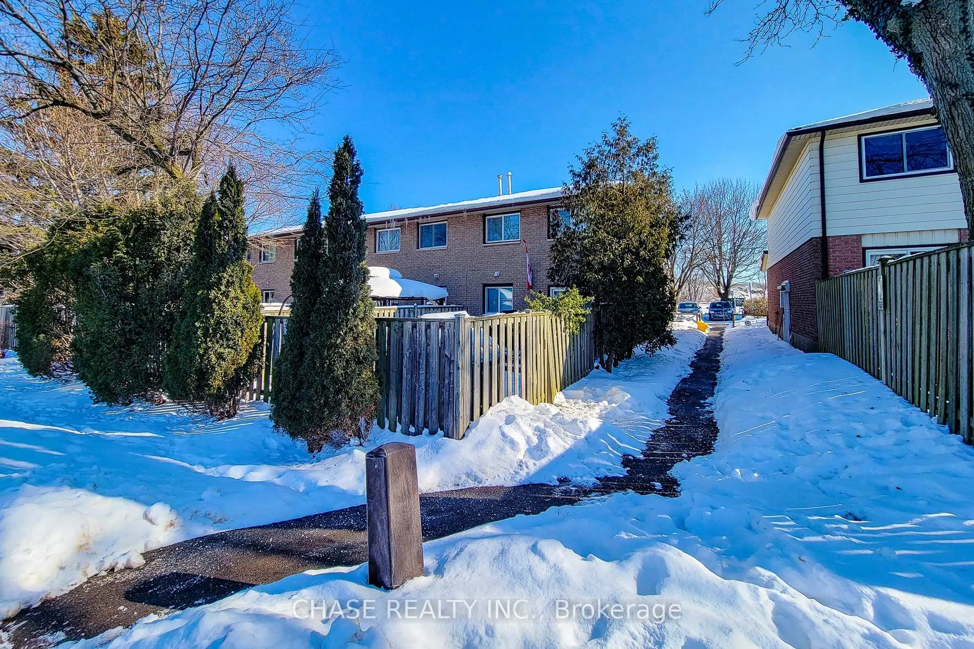 Photo 4 of Unit 13, 1455 Garth Street, Hamilton, Sheldon — HOMEH