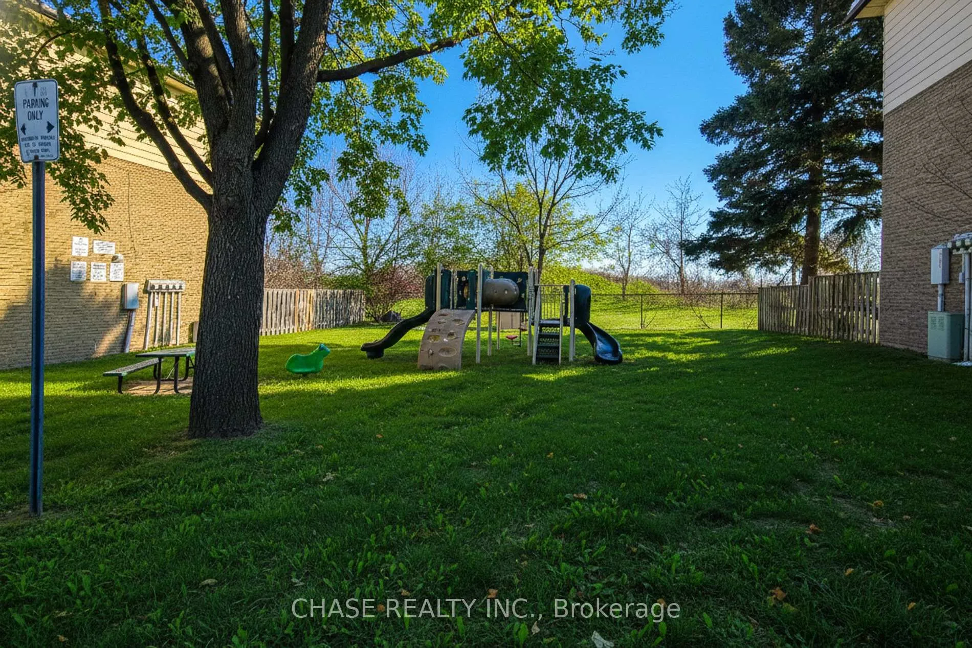 Photo 46 of Unit 13, 1455 Garth Street, Hamilton, Sheldon — HOMEH