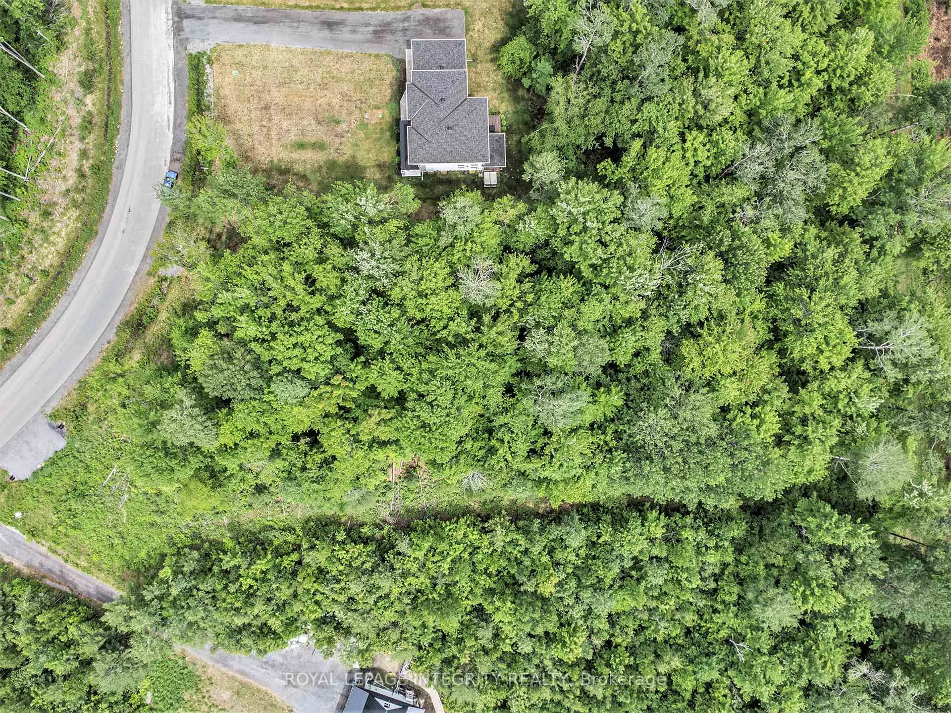 Photo 6 of 1590 Kinsella Drive, Ottawa, Cumberland Estates — HOMEH