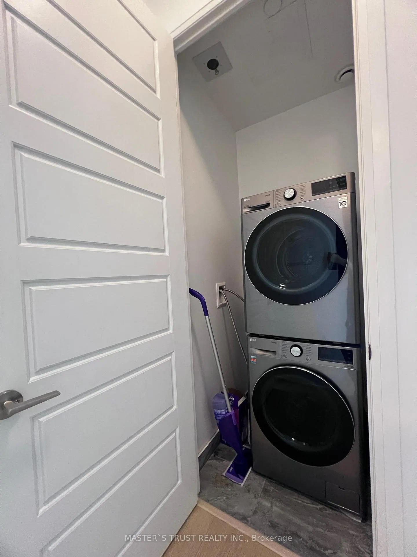 Photo 4 of Unit Rg06, 25 Water Walk Drive, Markham, Unionville — HOMEH