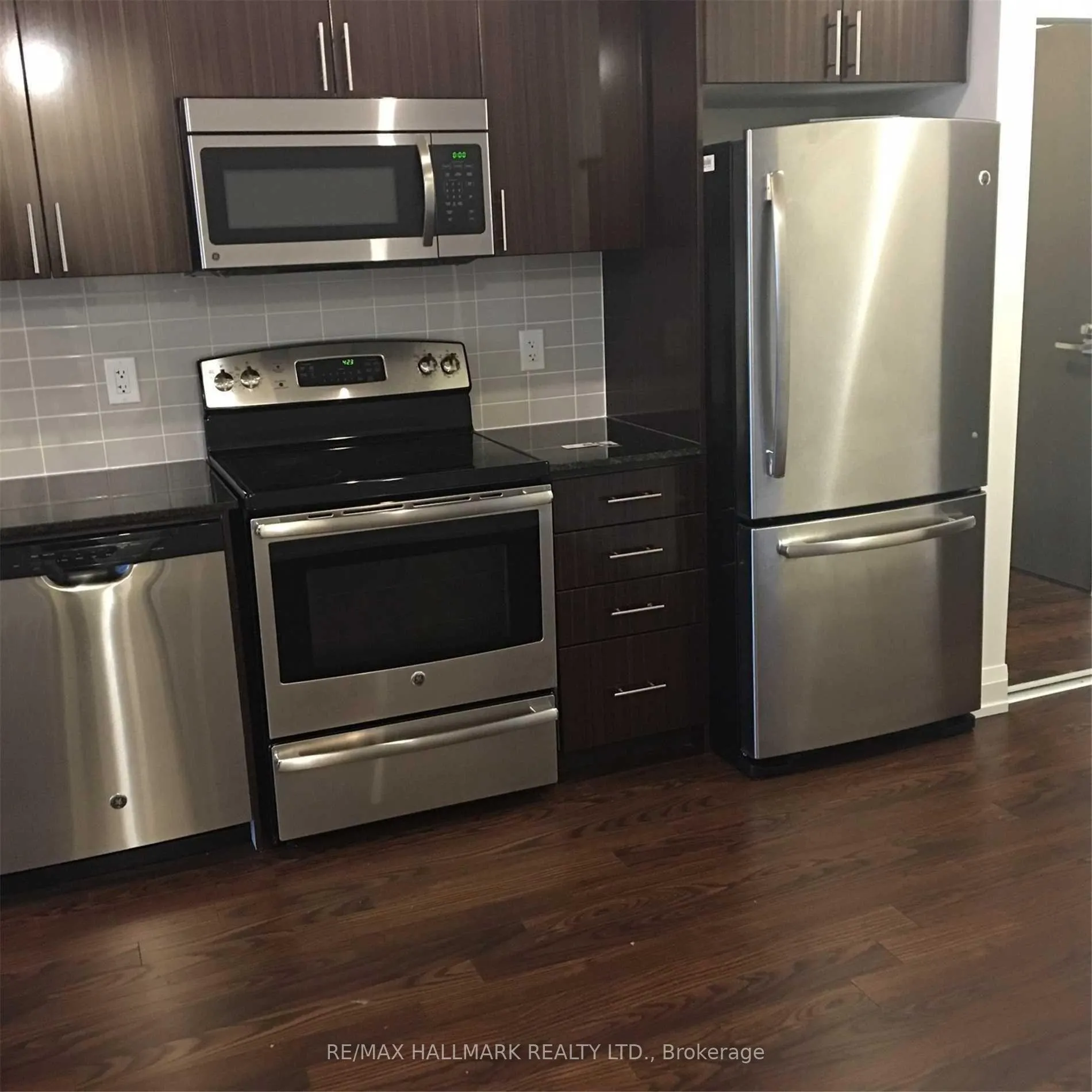 Photo 13 of Unit 2435, 7161 Yonge Street, Markham, Grandview — HOMEH
