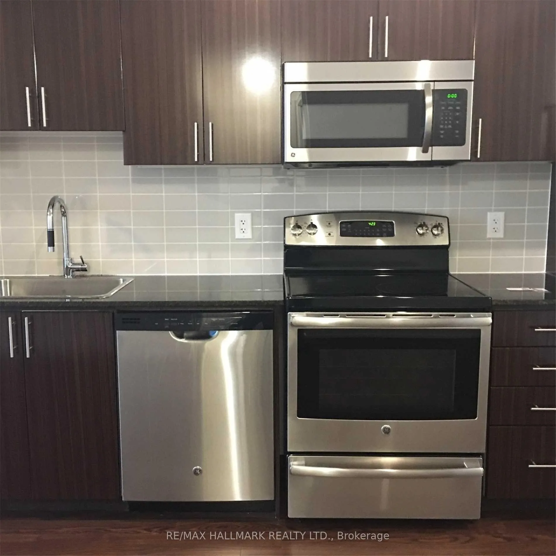 Photo 14 of Unit 2435, 7161 Yonge Street, Markham, Grandview — HOMEH