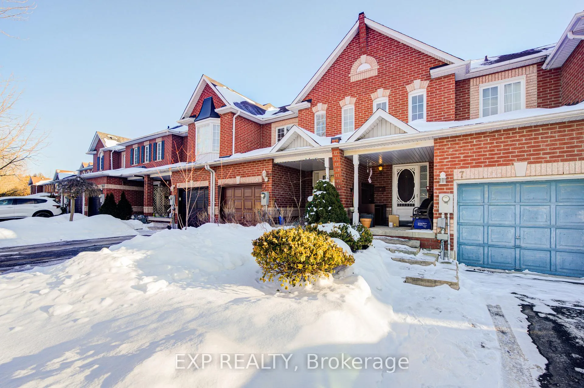 Photo 2 of 9 Threadgold Court, Whitby, Lynde Creek — HOMEH