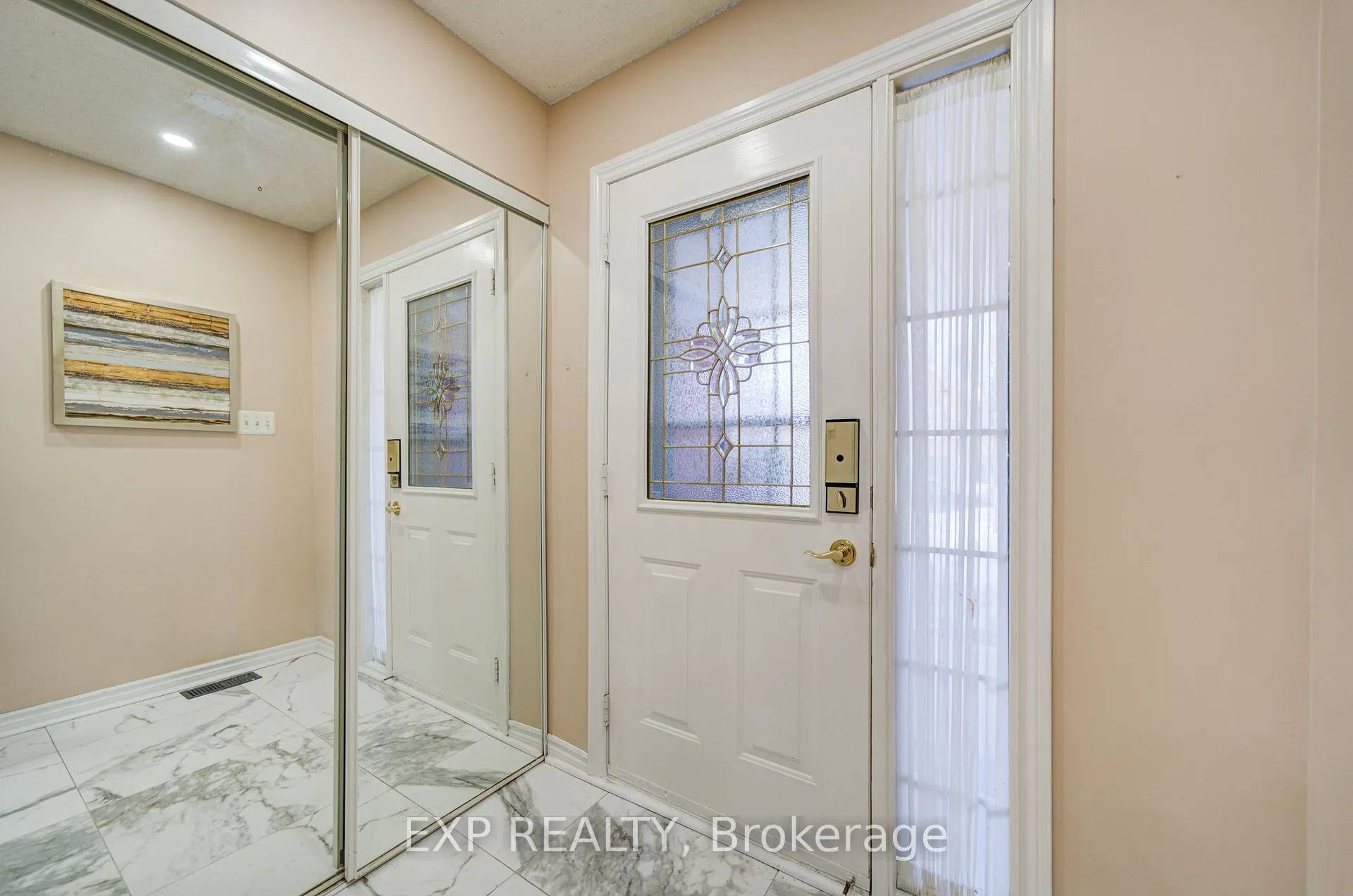 Photo 4 of 9 Threadgold Court, Whitby, Lynde Creek — HOMEH