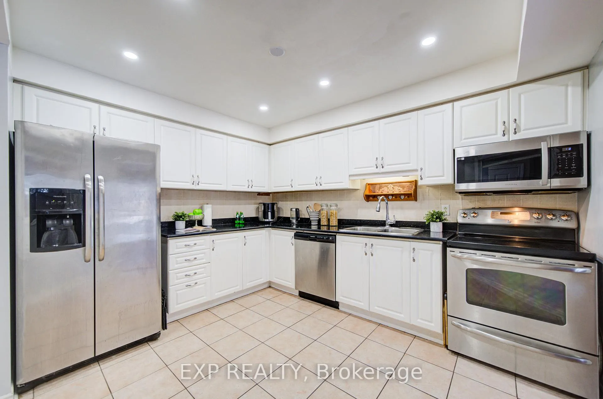 Photo 17 of 9 Threadgold Court, Whitby, Lynde Creek — HOMEH