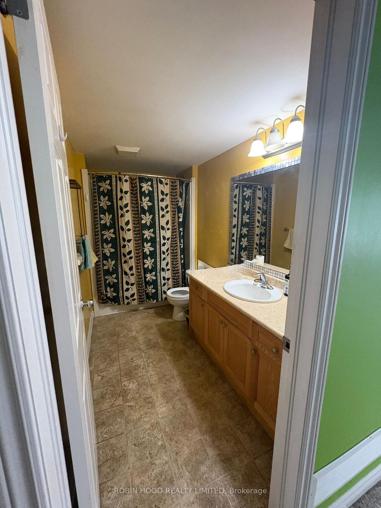 Photo 8 of Unit Unit 10, 3320 Meadowgate Boulevard, London, South A — HOMEH