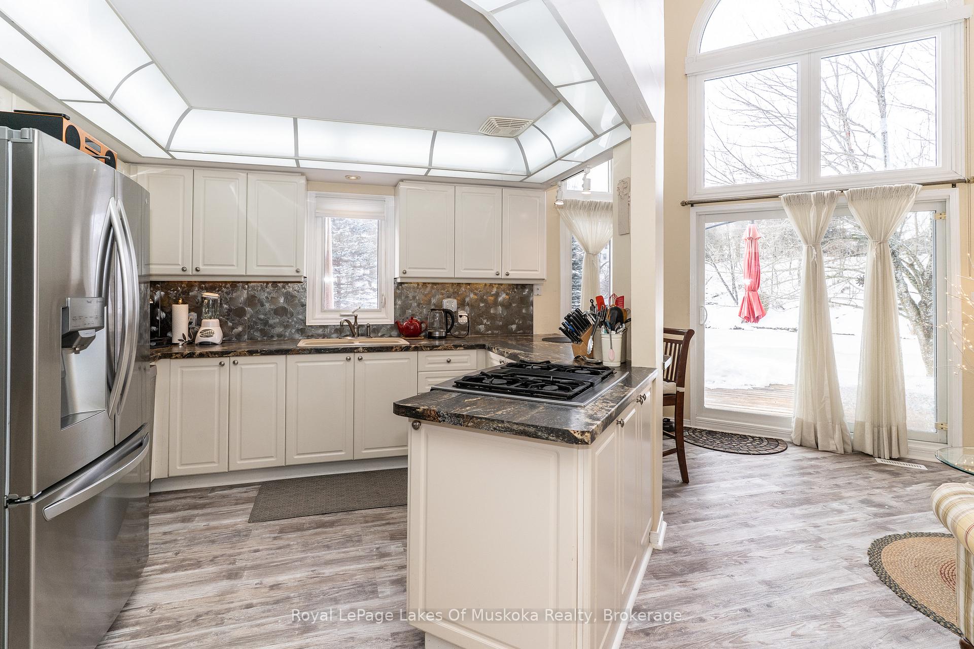 Photo 6 of 55 Shoreline Drive, Bracebridge, Macaulay — HOMEH