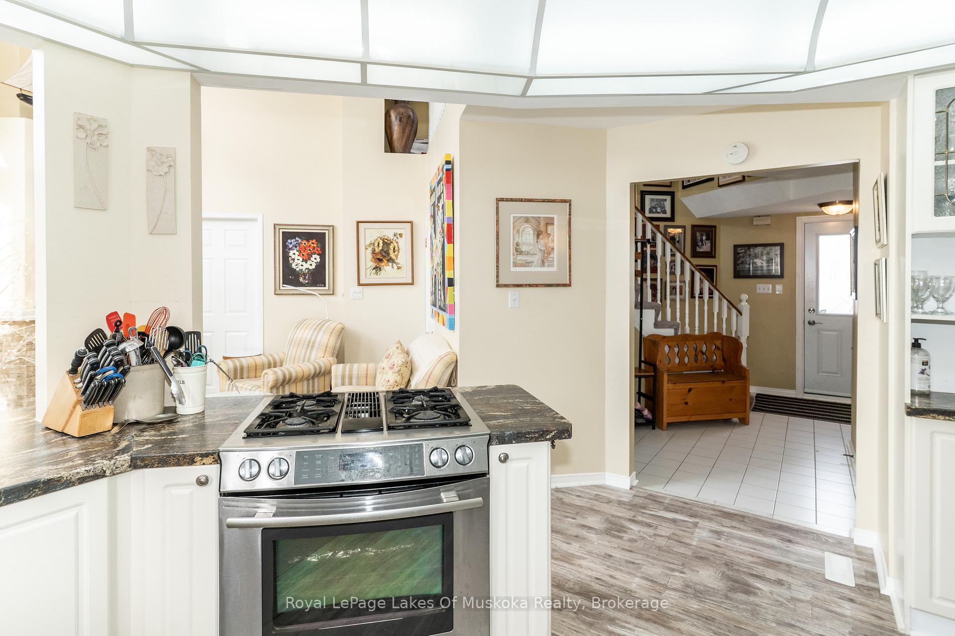 Photo 7 of 55 Shoreline Drive, Bracebridge, Macaulay — HOMEH