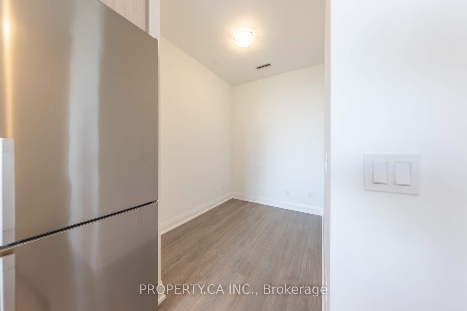 Photo 10 of Unit 402, 1 Belsize Drive, Toronto, Mount Pleasant East — HOMEH
