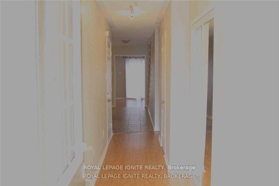 Photo 4 of 34 Sugarberry Drive, Brampton, Credit Valley — HOMEH