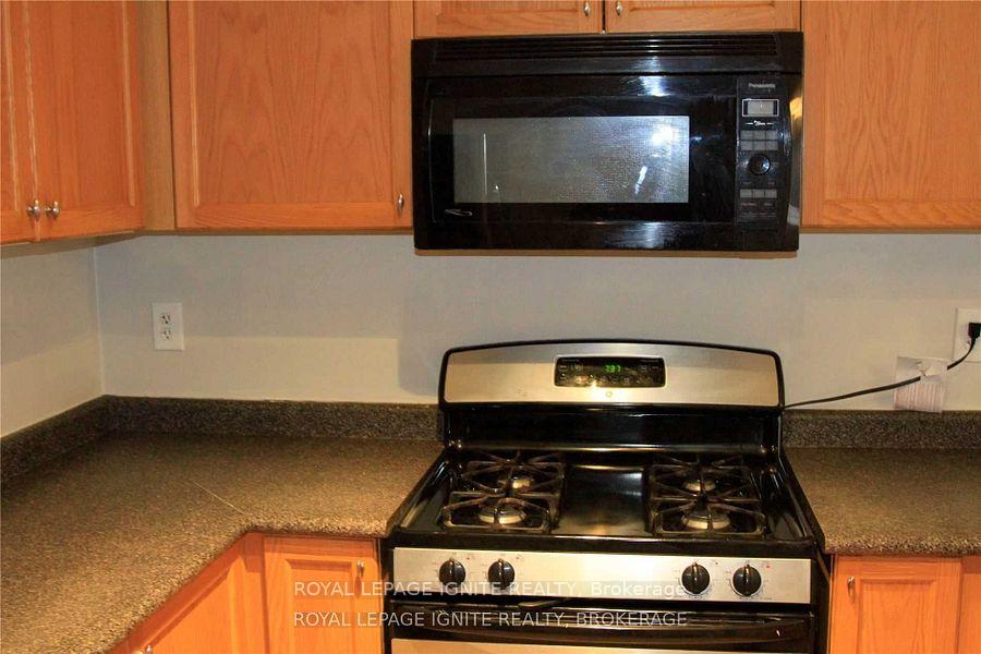 Photo 6 of 34 Sugarberry Drive, Brampton, Credit Valley — HOMEH