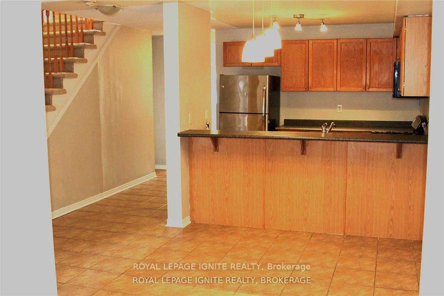 Photo 7 of 34 Sugarberry Drive, Brampton, Credit Valley — HOMEH