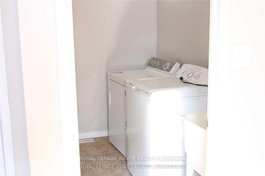 Photo 8 of 34 Sugarberry Drive, Brampton, Credit Valley — HOMEH
