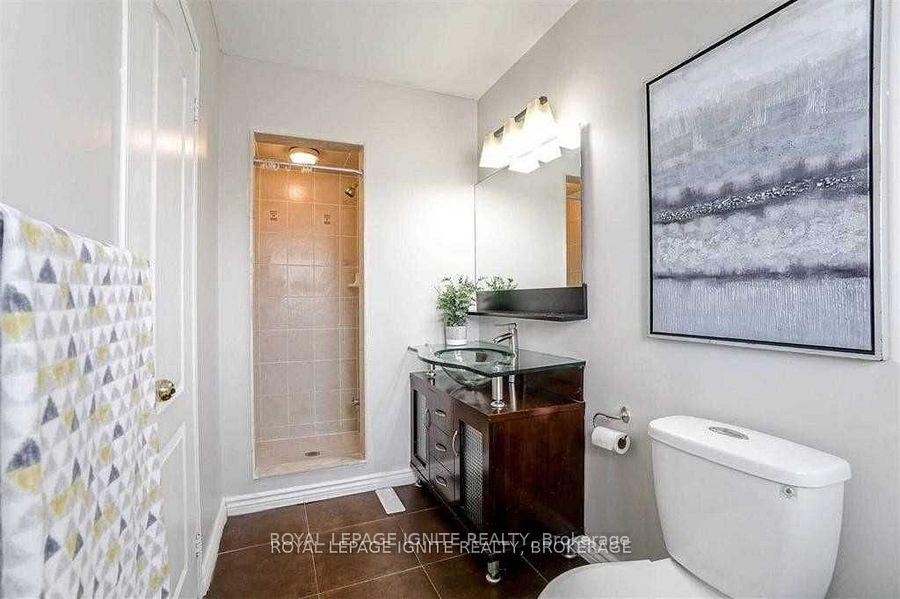 Photo 11 of 34 Sugarberry Drive, Brampton, Credit Valley — HOMEH