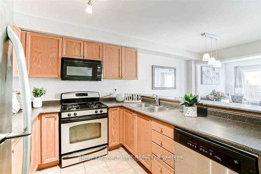 Photo 16 of 34 Sugarberry Drive, Brampton, Credit Valley — HOMEH