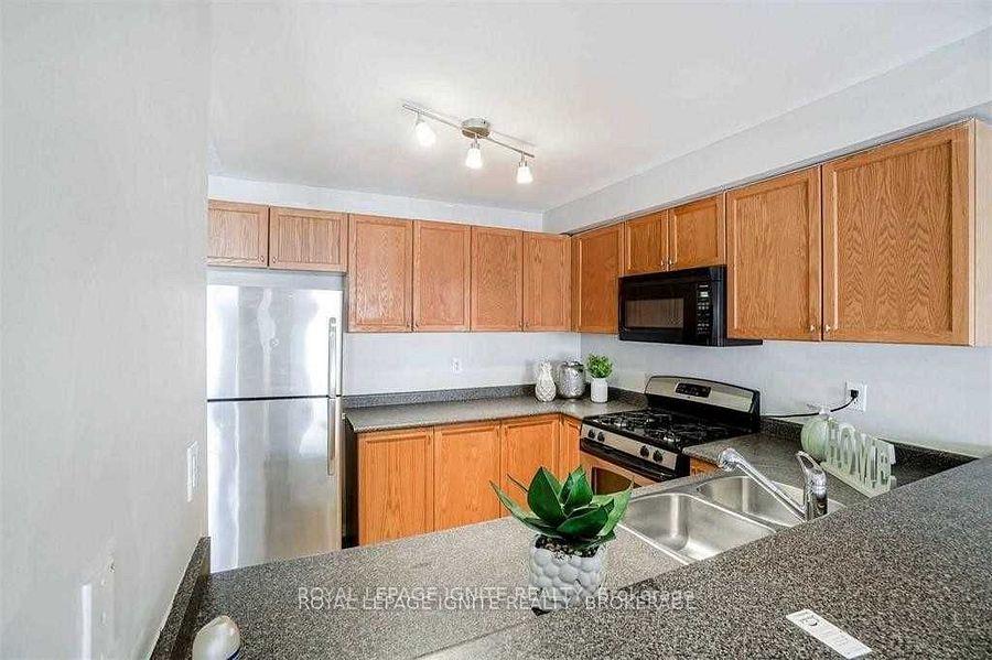Photo 17 of 34 Sugarberry Drive, Brampton, Credit Valley — HOMEH
