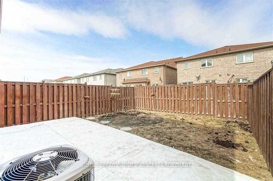 Photo 26 of 34 Sugarberry Drive, Brampton, Credit Valley — HOMEH