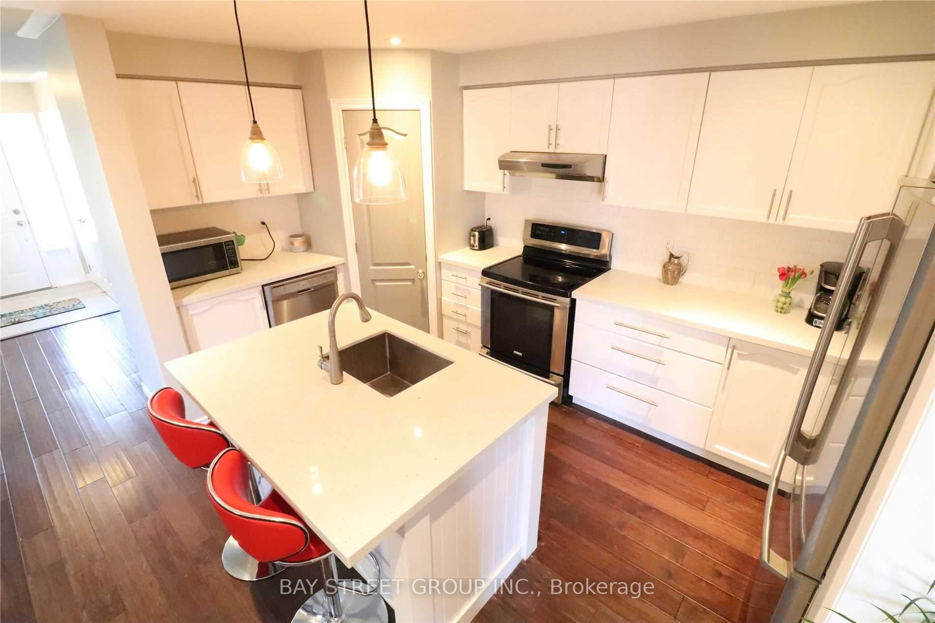 Photo 7 of 14 Mccartney Avenue, Whitby, Williamsburg — HOMEH