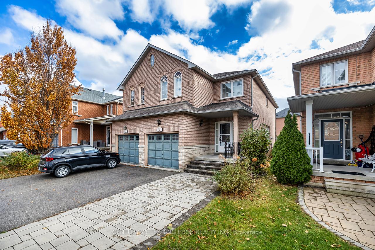 Photo 2 of 121 Trail Ridge Lane, Markham, Berczy — HOMEH