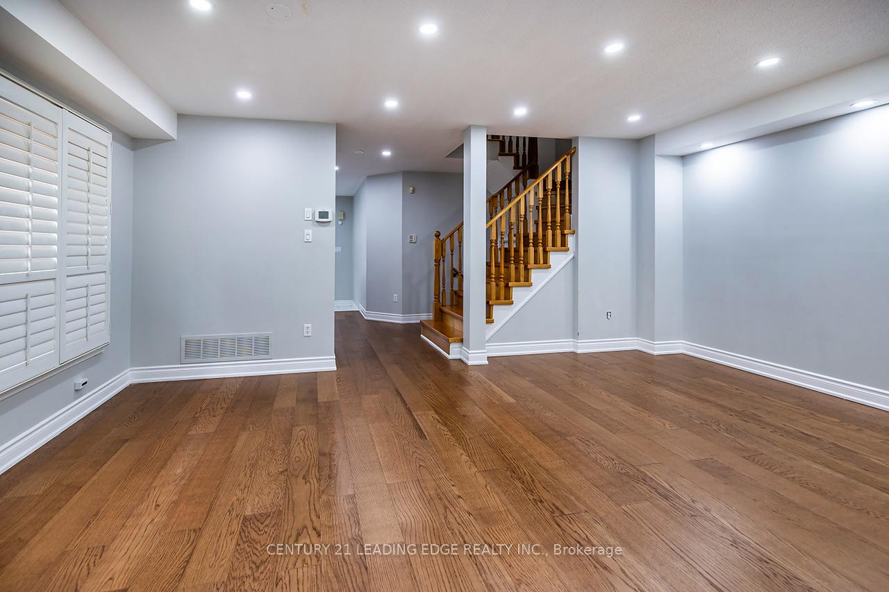 Photo 13 of 121 Trail Ridge Lane, Markham, Berczy — HOMEH