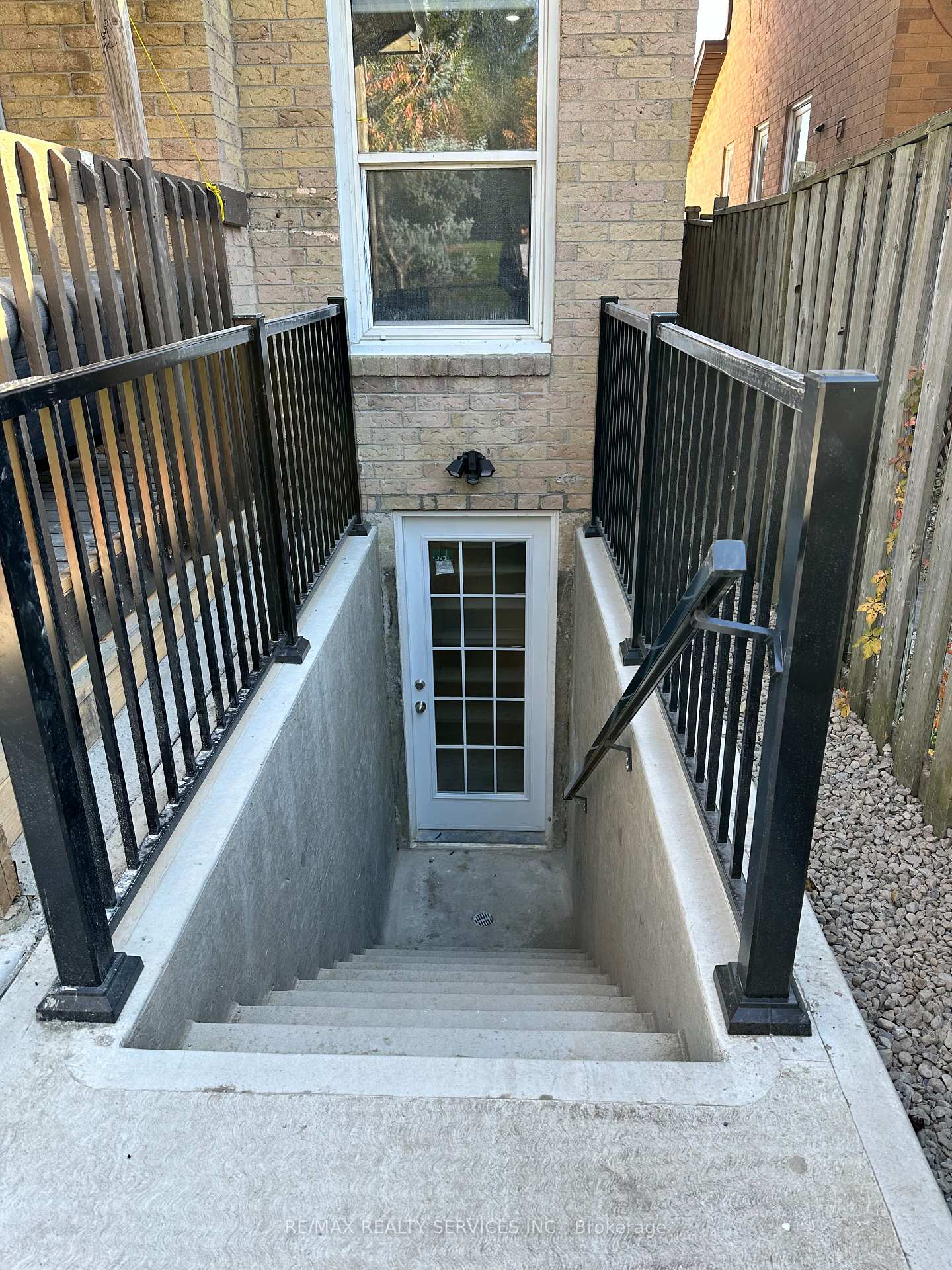 Photo 1 of 10 Nuttall Street, Brampton, Westgate — HOMEH