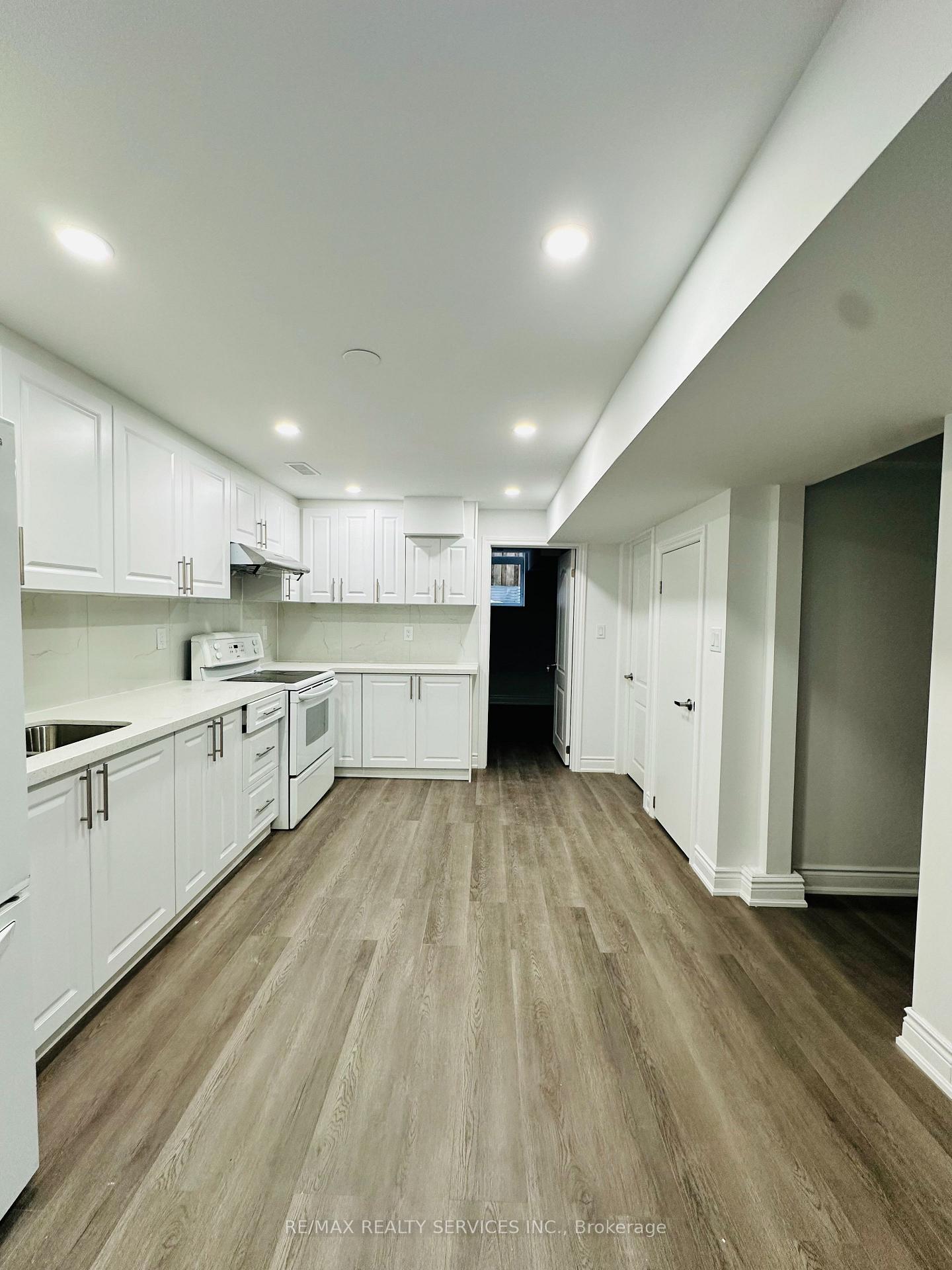 Photo 2 of 10 Nuttall Street, Brampton, Westgate — HOMEH
