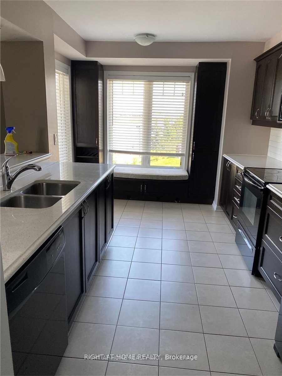 Photo 4 of 941 Nadalin Heights, Milton, Willmott — HOMEH