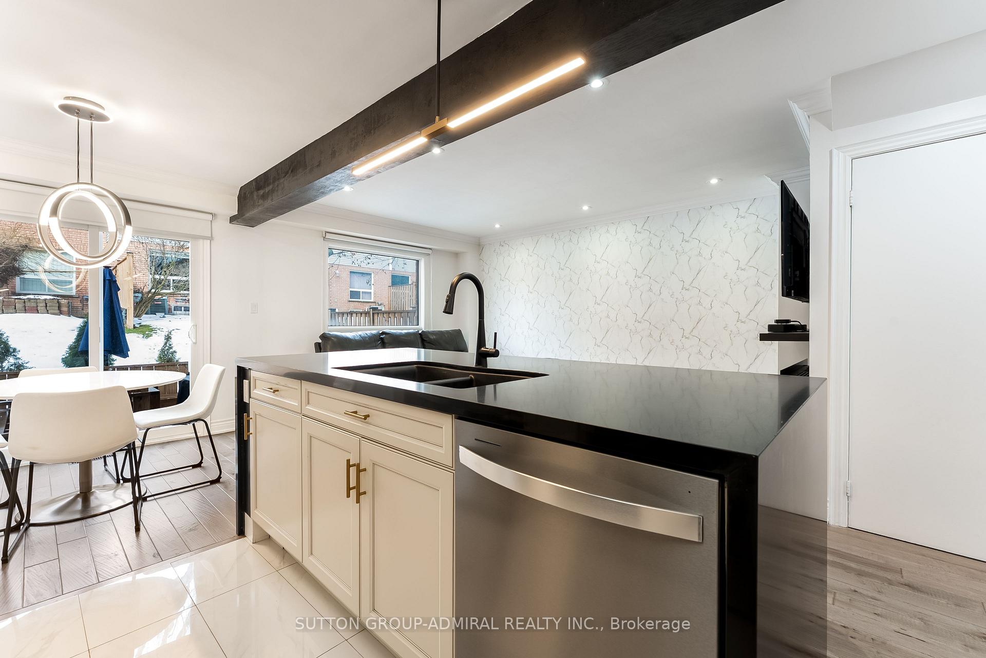 Photo 8 of Unit 211, 10 Bassett Boulevard, Whitby, Pringle Creek — HOMEH