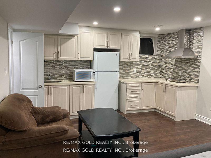 Photo 3 of Unit Studio, 52 Mincing Trail, Brampton, Northwest Brampton — HOMEH