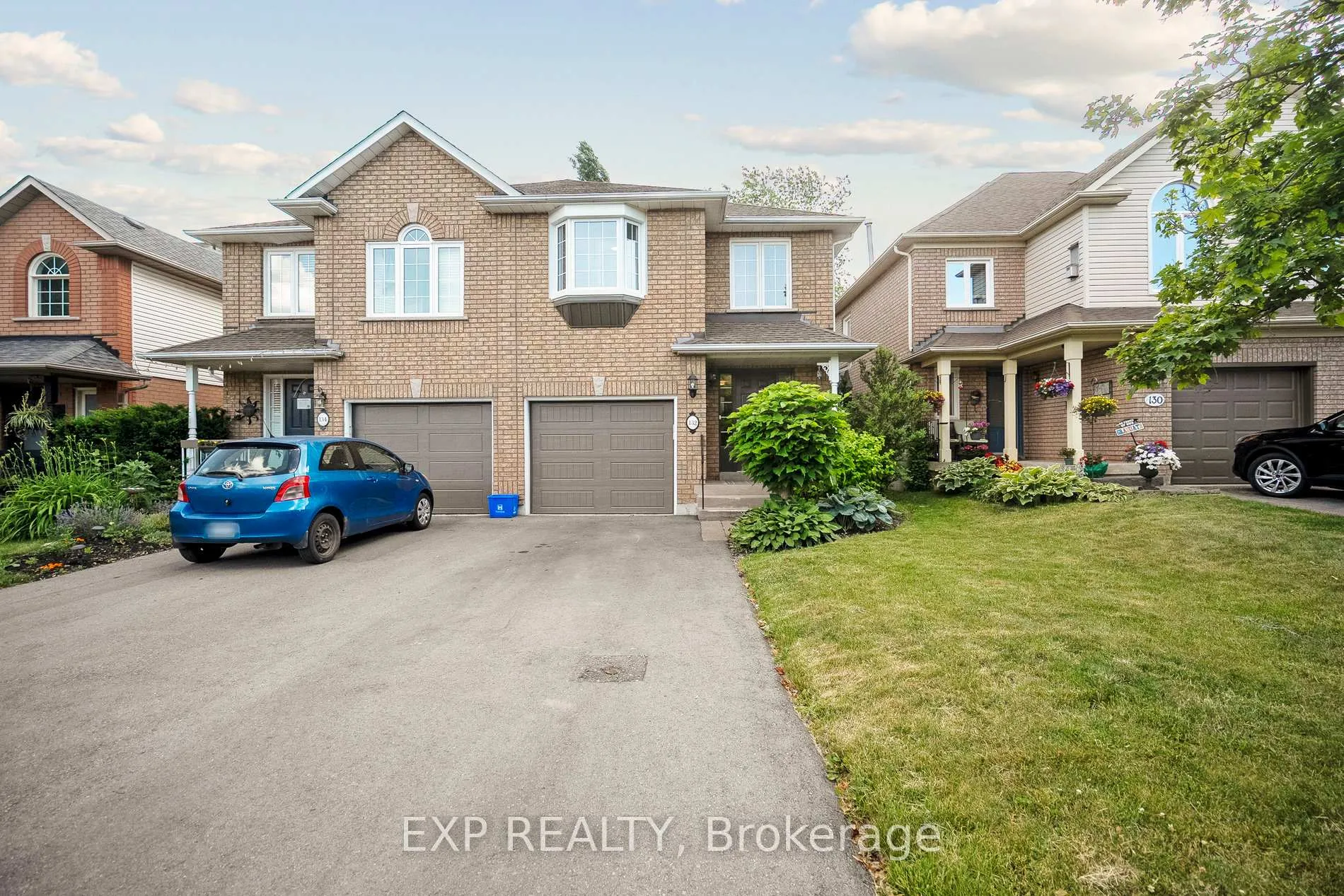 Photo 1 of 132 Harnesworth Crescent, Hamilton, Waterdown — HOMEH