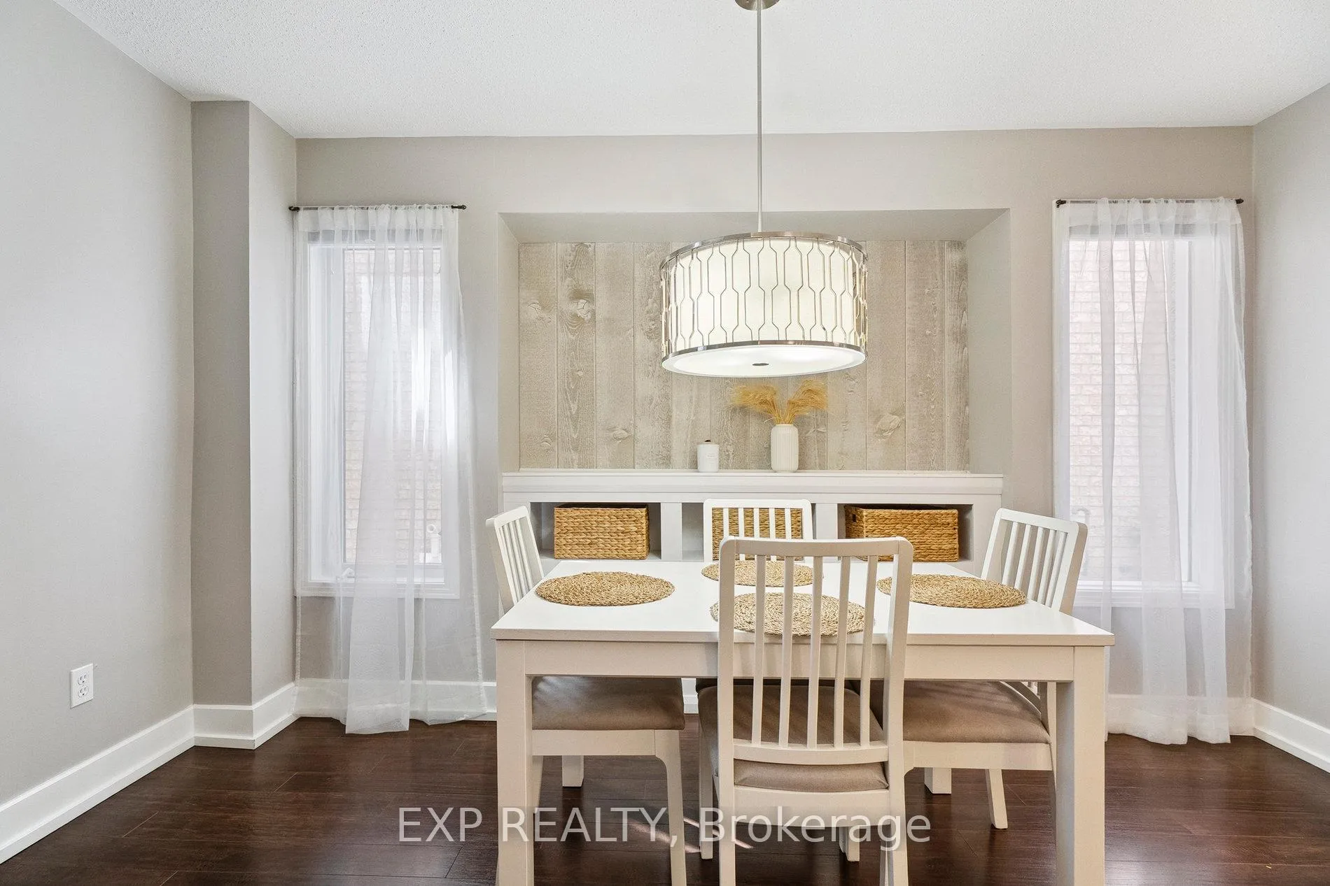 Photo 9 of 132 Harnesworth Crescent, Hamilton, Waterdown — HOMEH