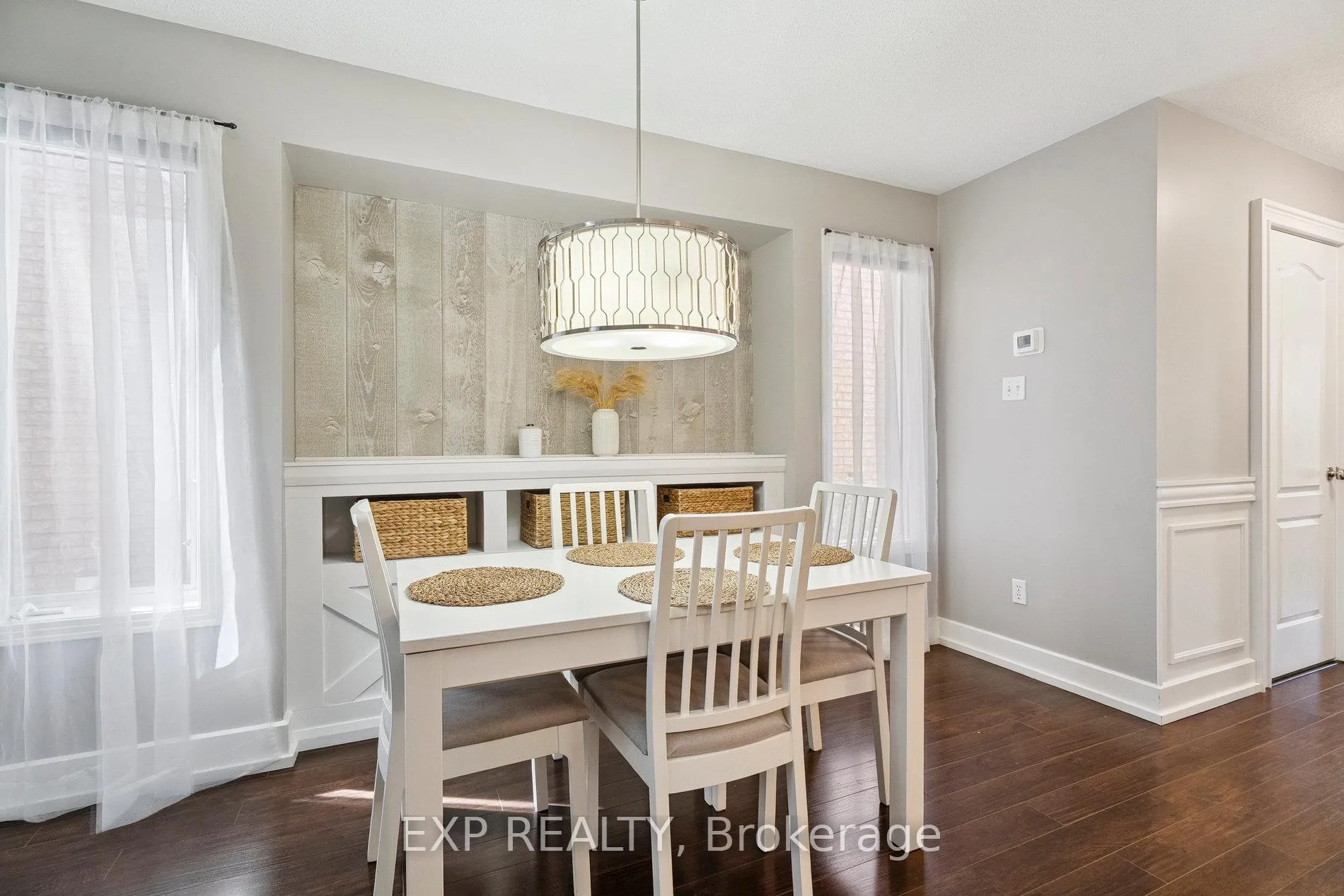 Photo 11 of 132 Harnesworth Crescent, Hamilton, Waterdown — HOMEH