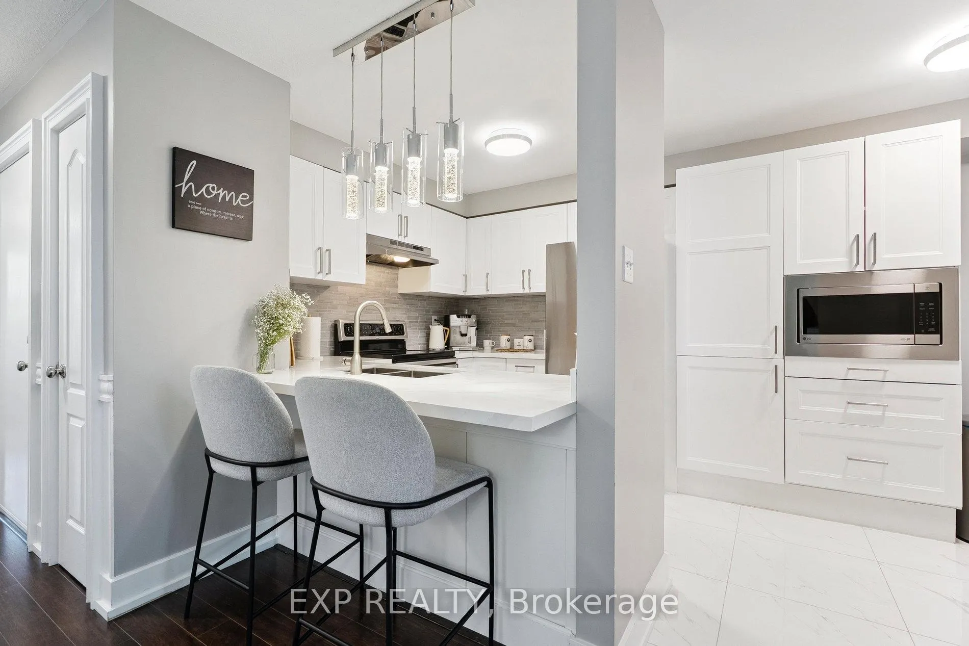 Photo 13 of 132 Harnesworth Crescent, Hamilton, Waterdown — HOMEH