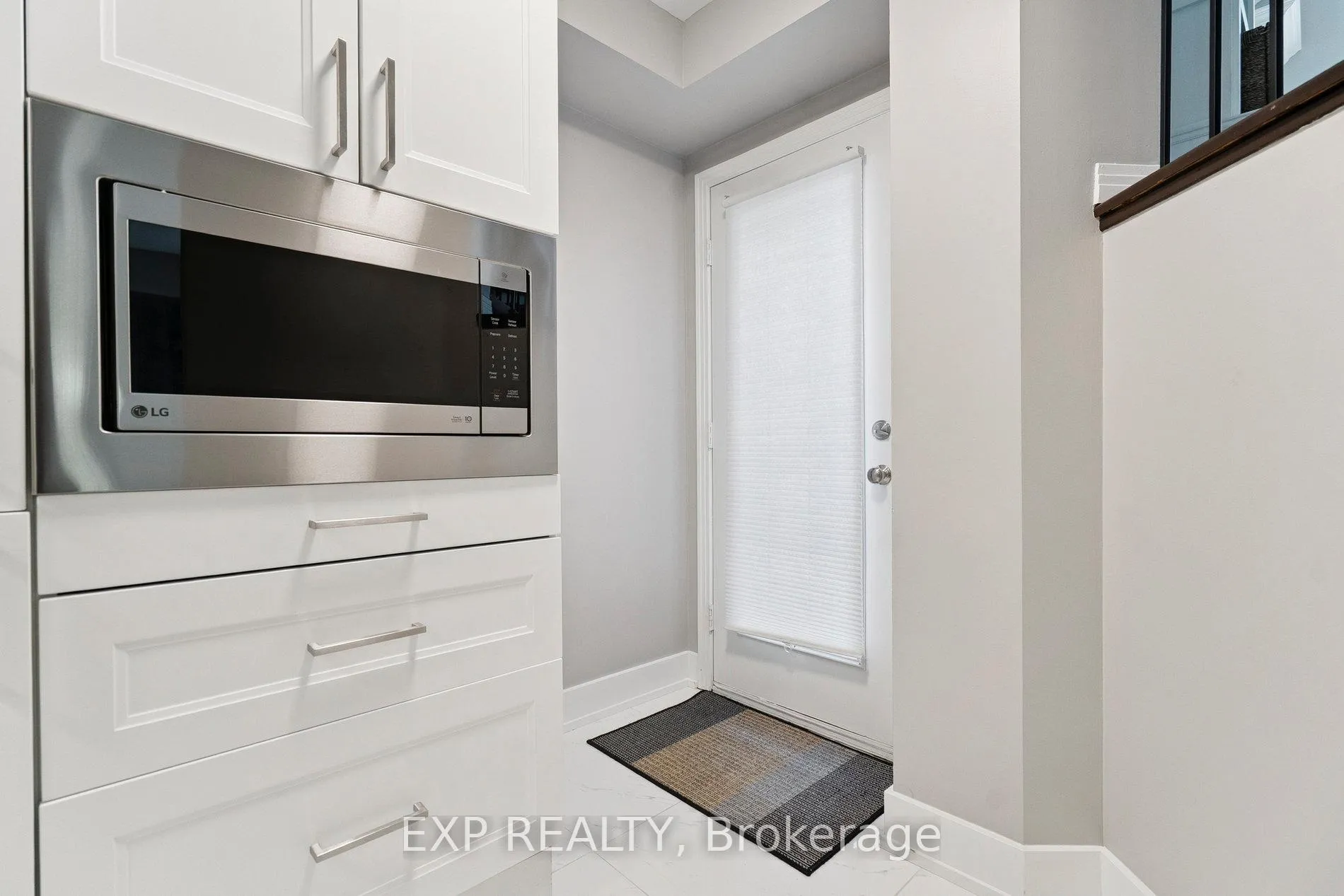 Photo 17 of 132 Harnesworth Crescent, Hamilton, Waterdown — HOMEH