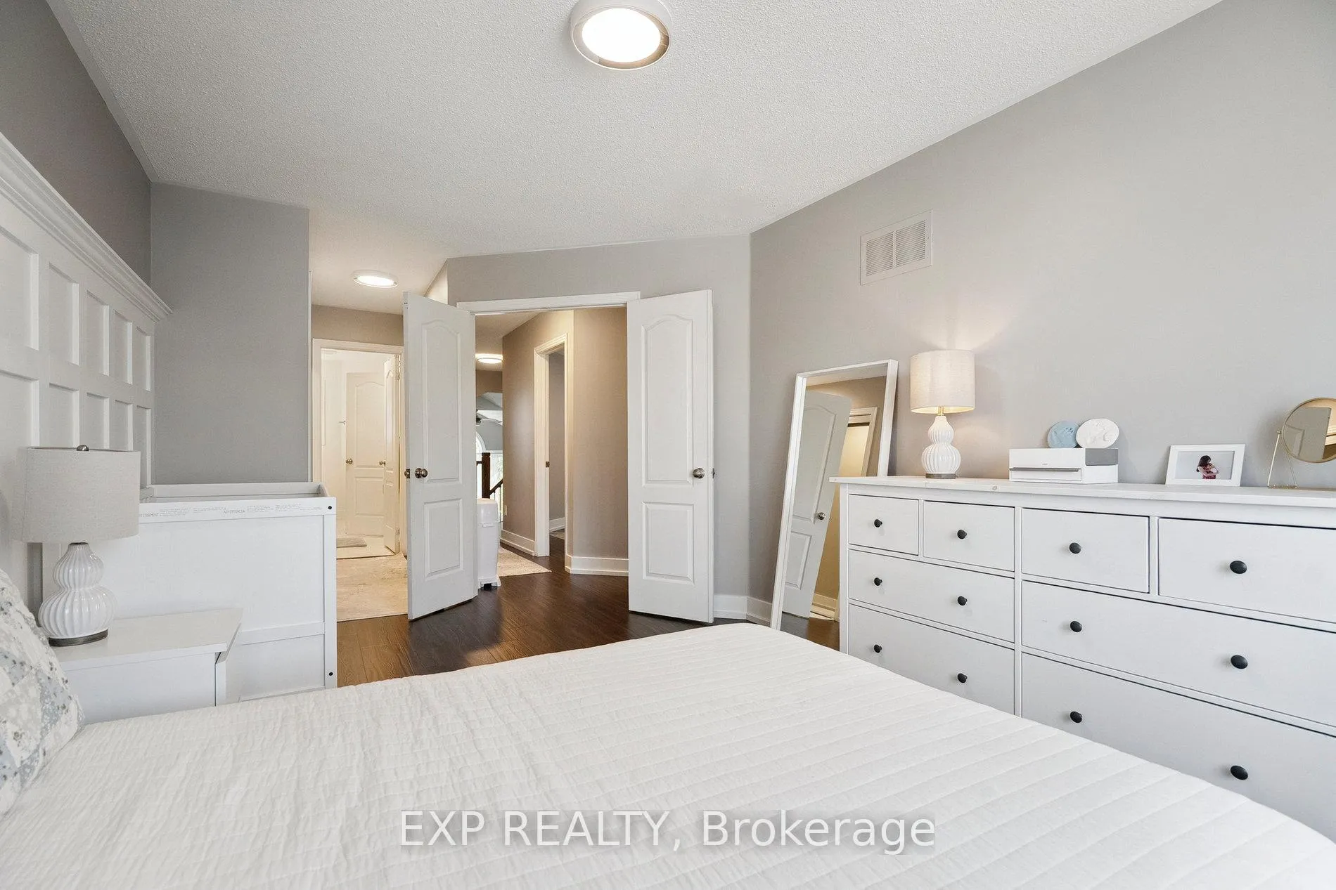 Photo 20 of 132 Harnesworth Crescent, Hamilton, Waterdown — HOMEH