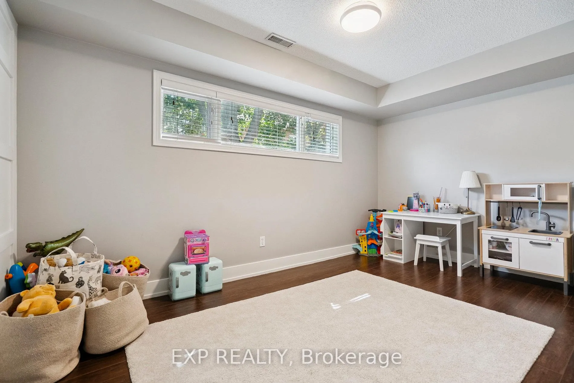Photo 31 of 132 Harnesworth Crescent, Hamilton, Waterdown — HOMEH